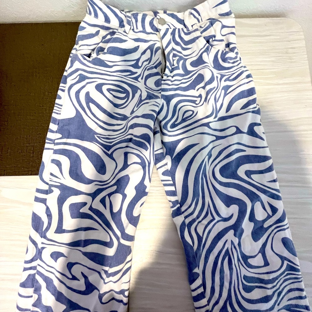I’m selling these jeans just because I am cleaning out my closet but super fun!